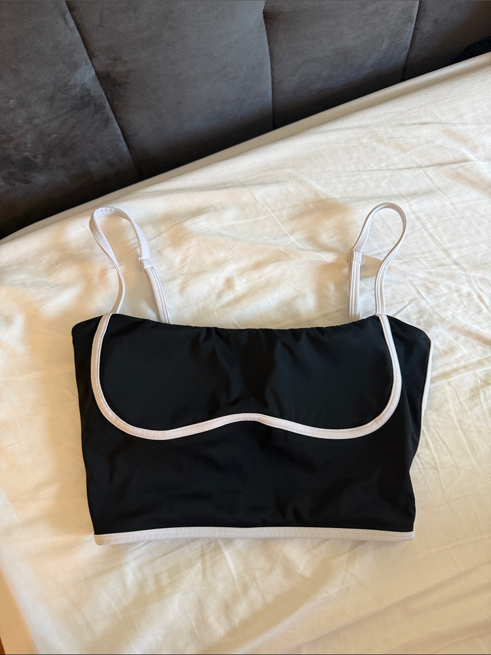 Black Contrast-Trim Sports Bra